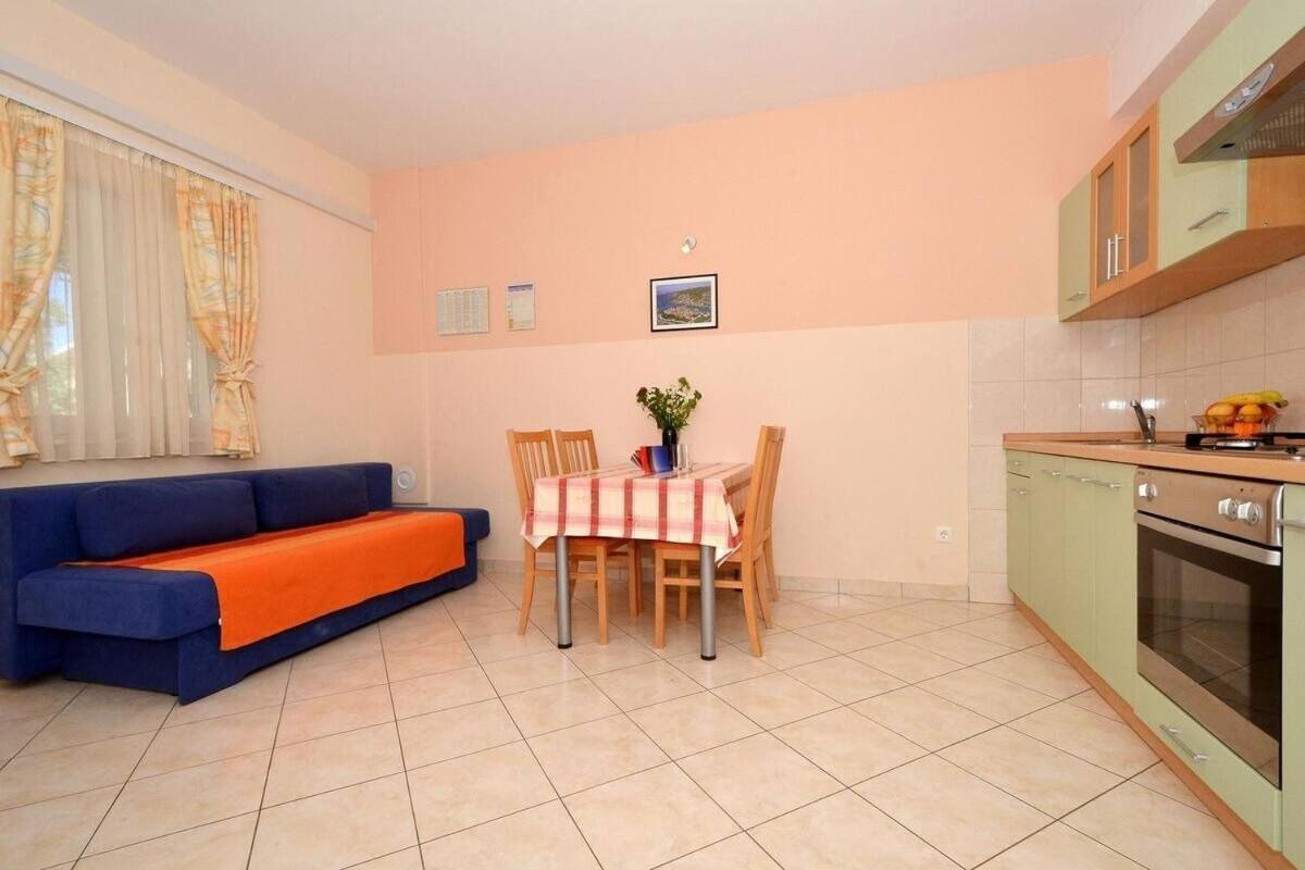 Sima Apartment *