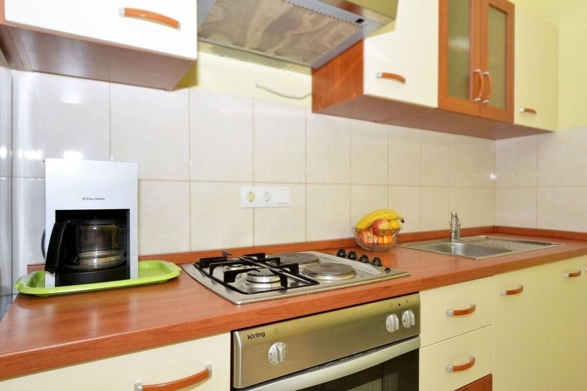 Sima Apartment
