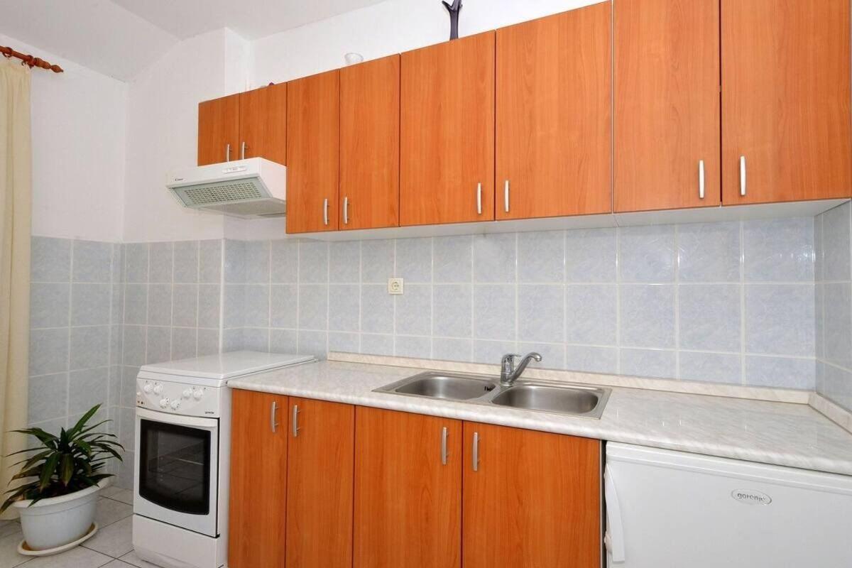 Sima Apartment