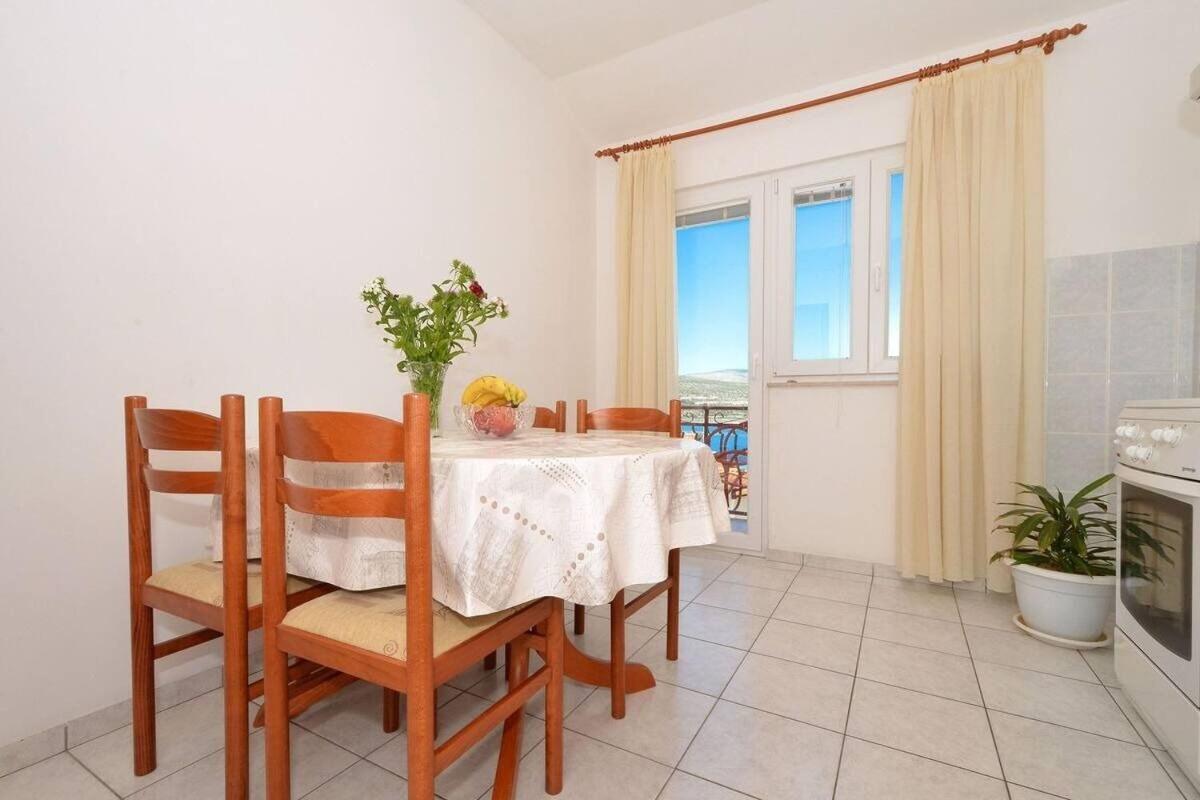 Sima Apartment *