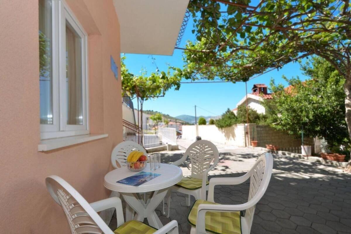 Sima Apartment